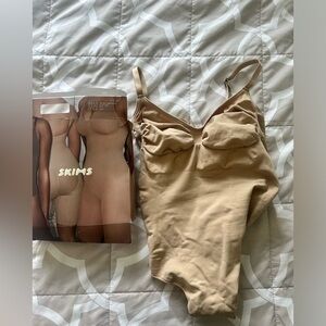 NWT SKIMS Low back thong bodysuit
